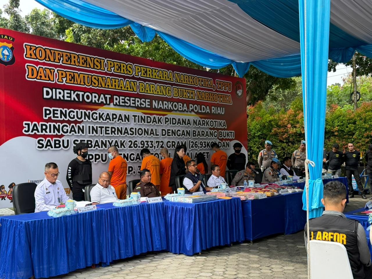 tvmiranda.com | Kolaborasi Tegas Berantas Narkoba: Lapas Pekanbaru dan Polda Riau Ungkap Jaringan Pengendalian di Dalam Lembaga Pemasyarakatan tvmiranda.com | Kolaborasi Tegas Berantas Narkoba: Lapas Pekanbaru dan Polda Riau Ungkap Jaringan Pengendalian di Dalam Lembaga Pemasyarakatan