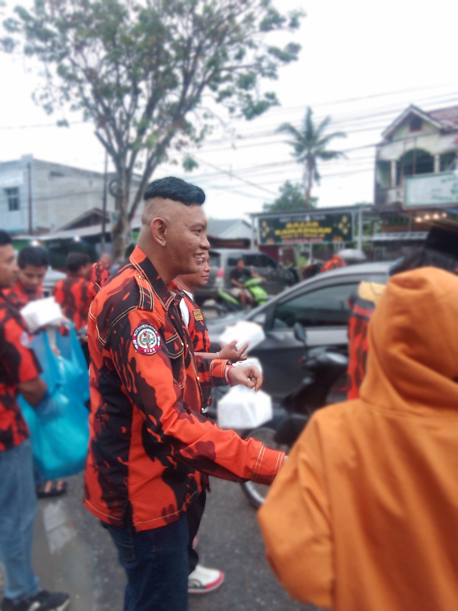 tvmiranda.com | Pemuda Pancasila PAC Marpoyan Damai Berbagi Takjil, Pererat Solidaritas Kader di Bulan Ramadhan