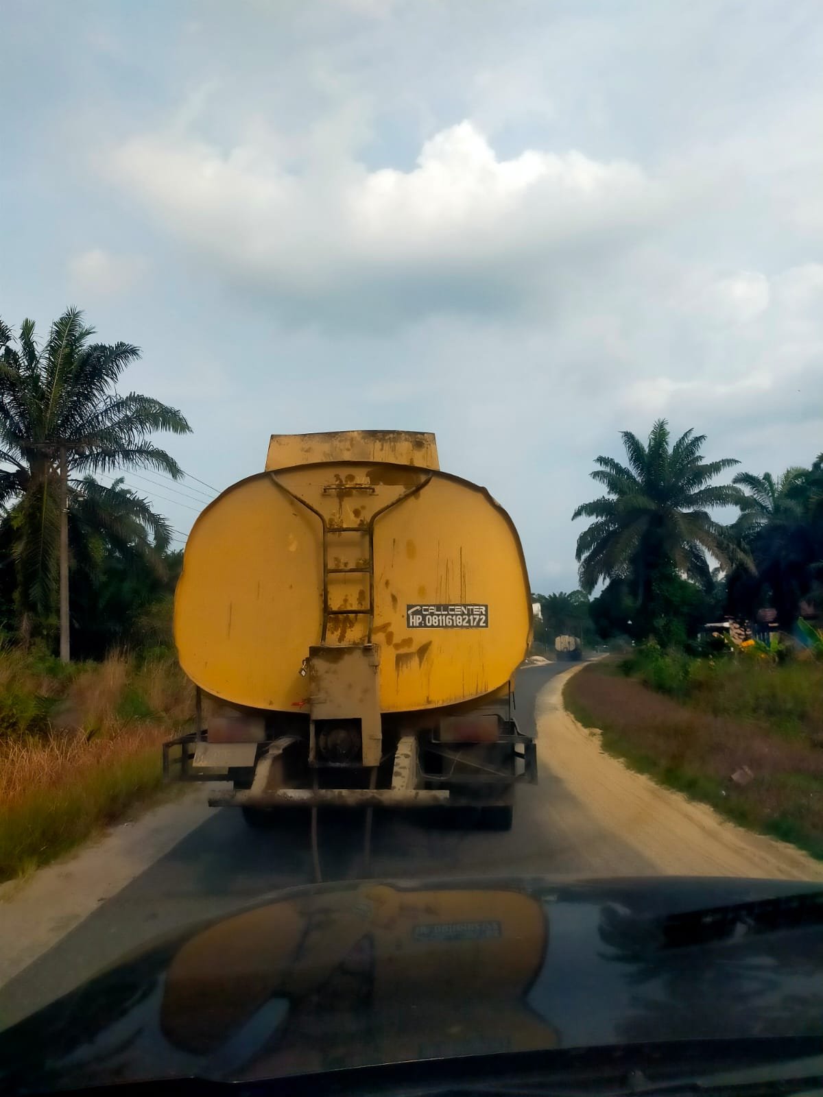 tvmiranda.com | Masyarakat Resah, Mobil Tronton Dari PKS PT.Swasti sidhi amagra Bina Baru Harus Ditertibkan tvmiranda.com | Masyarakat Resah, Mobil Tronton Dari PKS PT.Swasti sidhi amagra Bina Baru Harus Ditertibkan