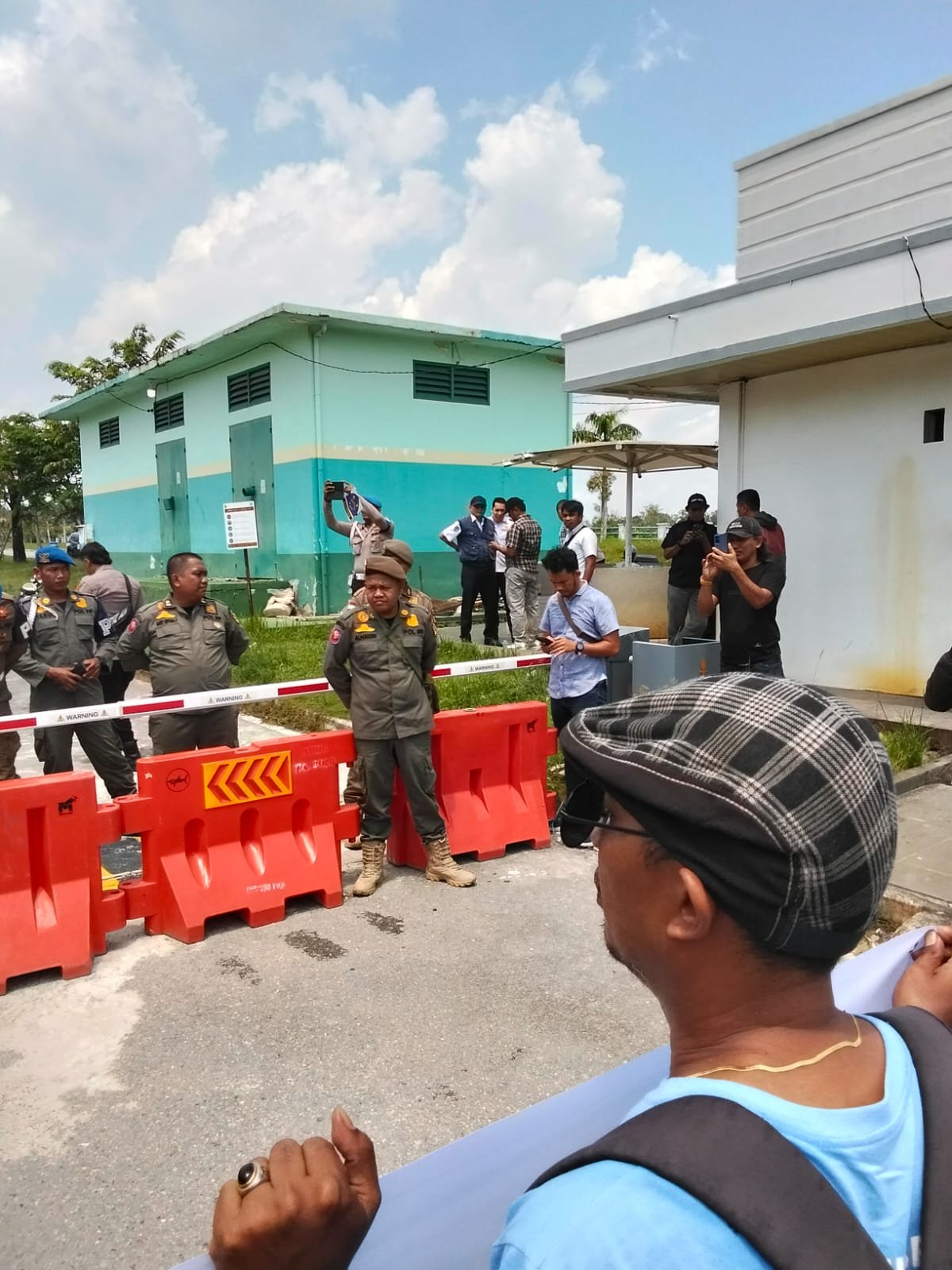 tvmiranda.com | MASYARAKAT PEKANBARU GELAR DEMO DAMAI, DESAK PEMKOT TINDAK LANJUTI PT YABISA SUKSES MANDIRI YANG DIDUGA LANGGAR UUD PERPARKIRAN