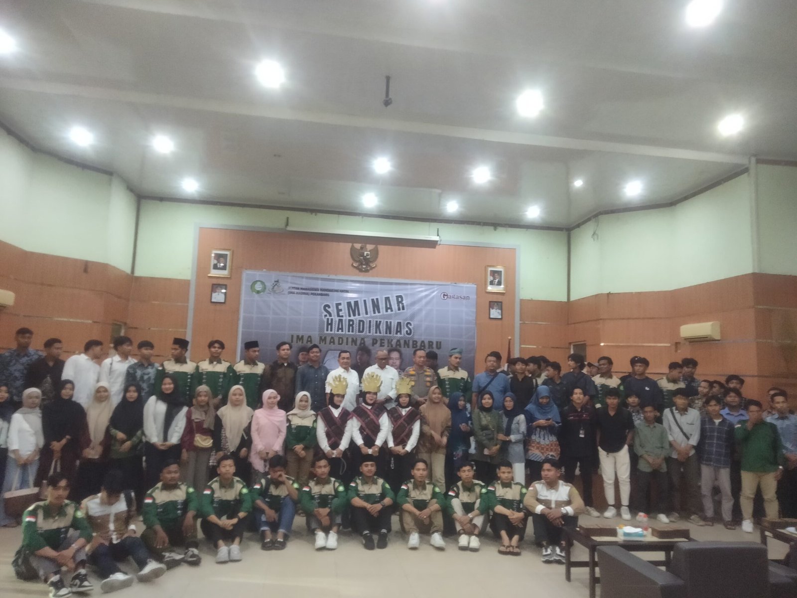 tvmiranda.com | AKBP. Bainar, S.H.,M.H Menjadi Pemateri Dalam Acara Seminar HARDIKNAS Yang Di Adakan Oleh IMA MADINA Pekanbaru tvmiranda.com | AKBP. Bainar, S.H.,M.H Menjadi Pemateri Dalam Acara Seminar HARDIKNAS Yang Di Adakan Oleh IMA MADINA Pekanbaru