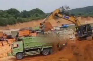 tvmiranda.com | Ahmad Siregar Bantah Kelola Galian KM 15, Tegaskan Aktif Berkontribusi untuk Masyarakat tvmiranda.com | Ahmad Siregar Bantah Kelola Galian KM 15, Tegaskan Aktif Berkontribusi untuk Masyarakat