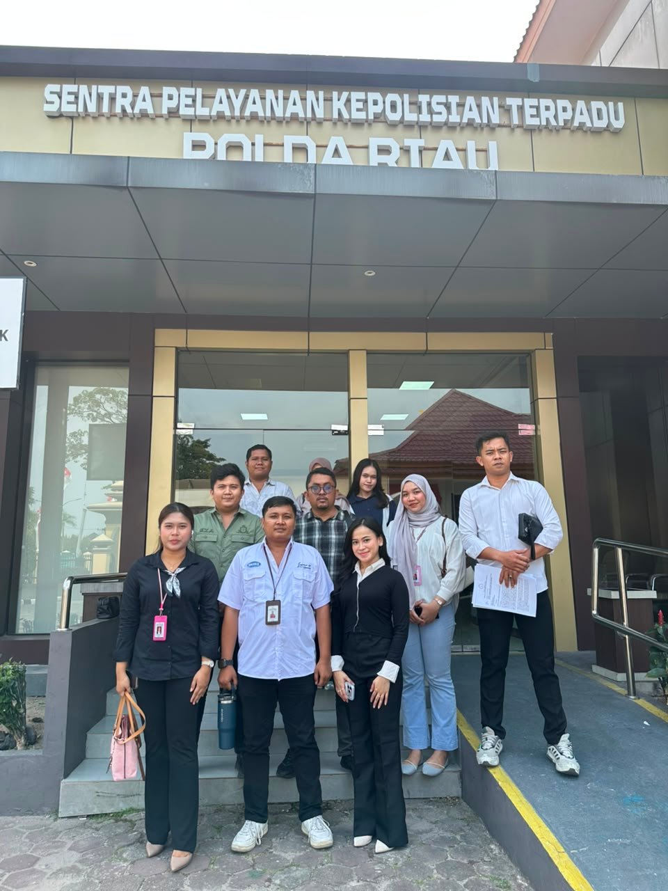 | LBH Tuah Negeri Nusantara Laporkan ASN Pemprov Riau ke Polda Terkait Ijazah S1 Palsu | LBH Tuah Negeri Nusantara Laporkan ASN Pemprov Riau ke Polda Terkait Ijazah S1 Palsu