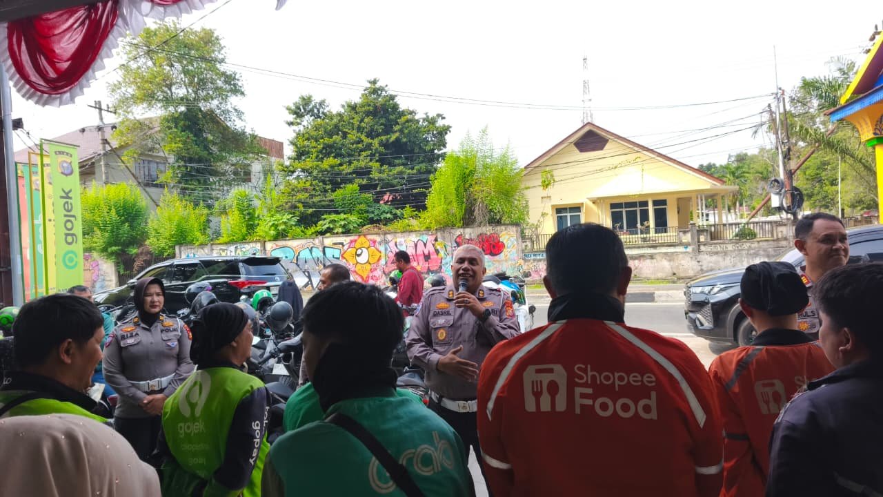 | Cross Check ke Kampus Nihil, LBH Tuah Negeri Nusantara Laporkan Oknum ASN Riau ke Polda | Cross Check ke Kampus Nihil, LBH Tuah Negeri Nusantara Laporkan Oknum ASN Riau ke Polda