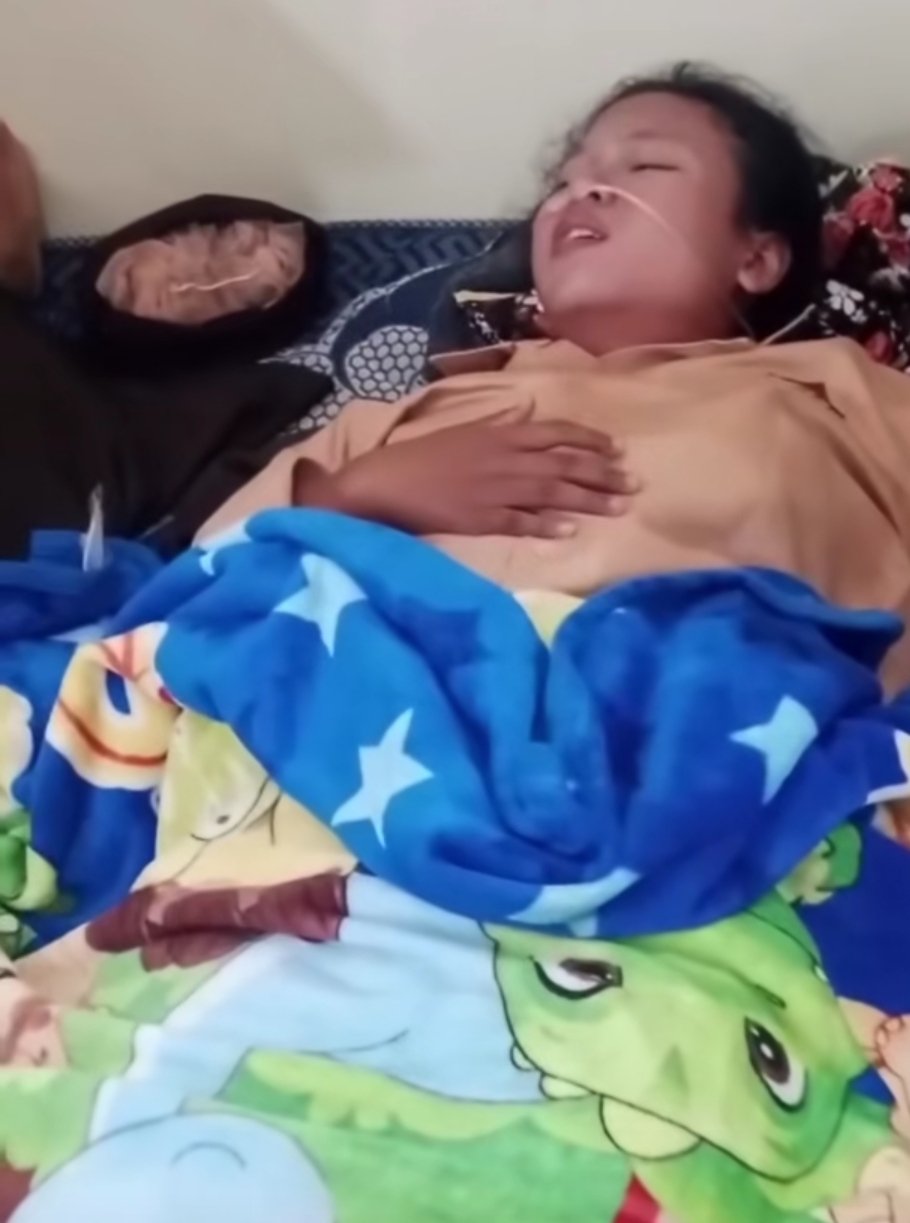 | 77 Pelajar SMKN 1 Tapung Hulu Diduga Keracunan Usai Santap MBG, Sebagian Sudah Dipulangkan | 77 Pelajar SMKN 1 Tapung Hulu Diduga Keracunan Usai Santap MBG, Sebagian Sudah Dipulangkan